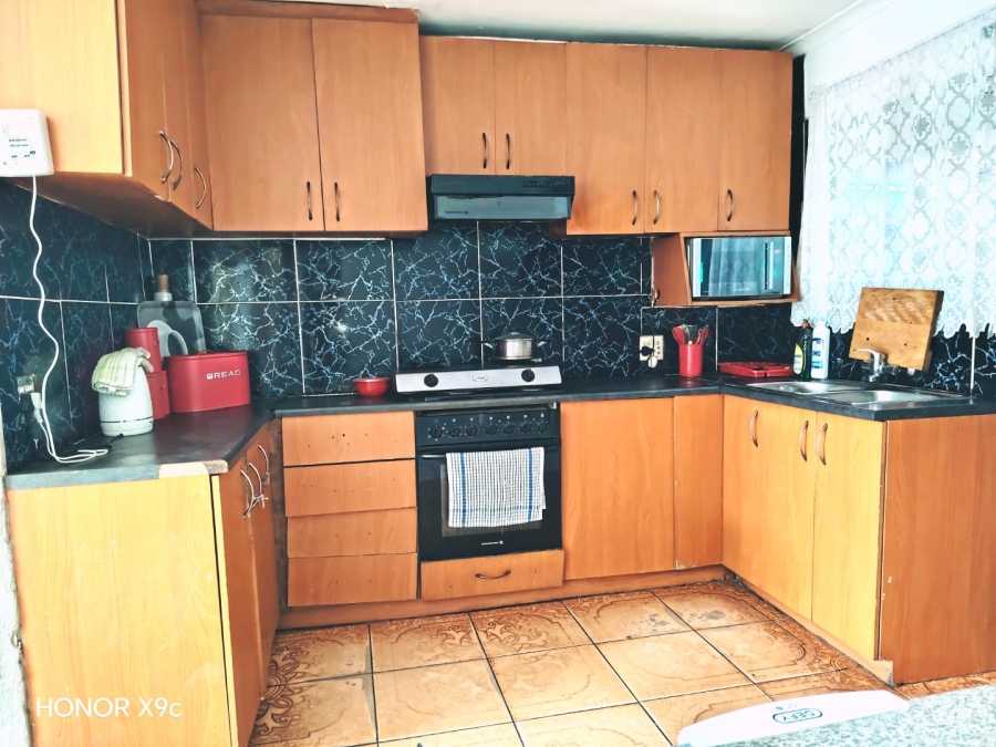 5 Bedroom Property for Sale in Houghton Place Western Cape